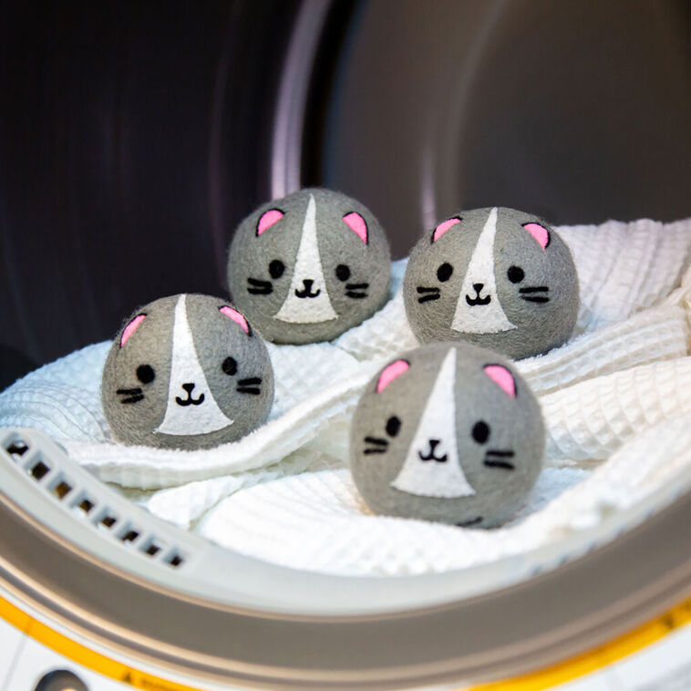Hallmark Kikkerland Cat Dryer Buddies Laundry Balls Set Of 4
