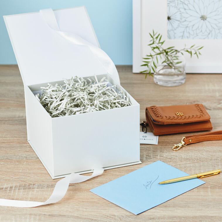 Hallmark Pearl White 5x7 Large Gift Box With Shredded Paper Filler