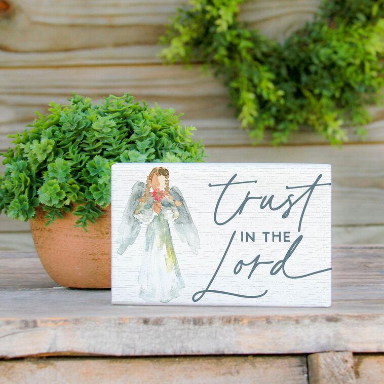 Hallmark Sincere Surroundings Trust In The Lord Wood Quote Sign