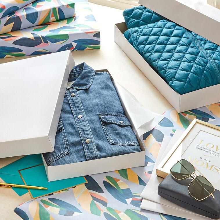 Hallmark White 12-Pack Small Medium And Large Gift Boxes Assortment