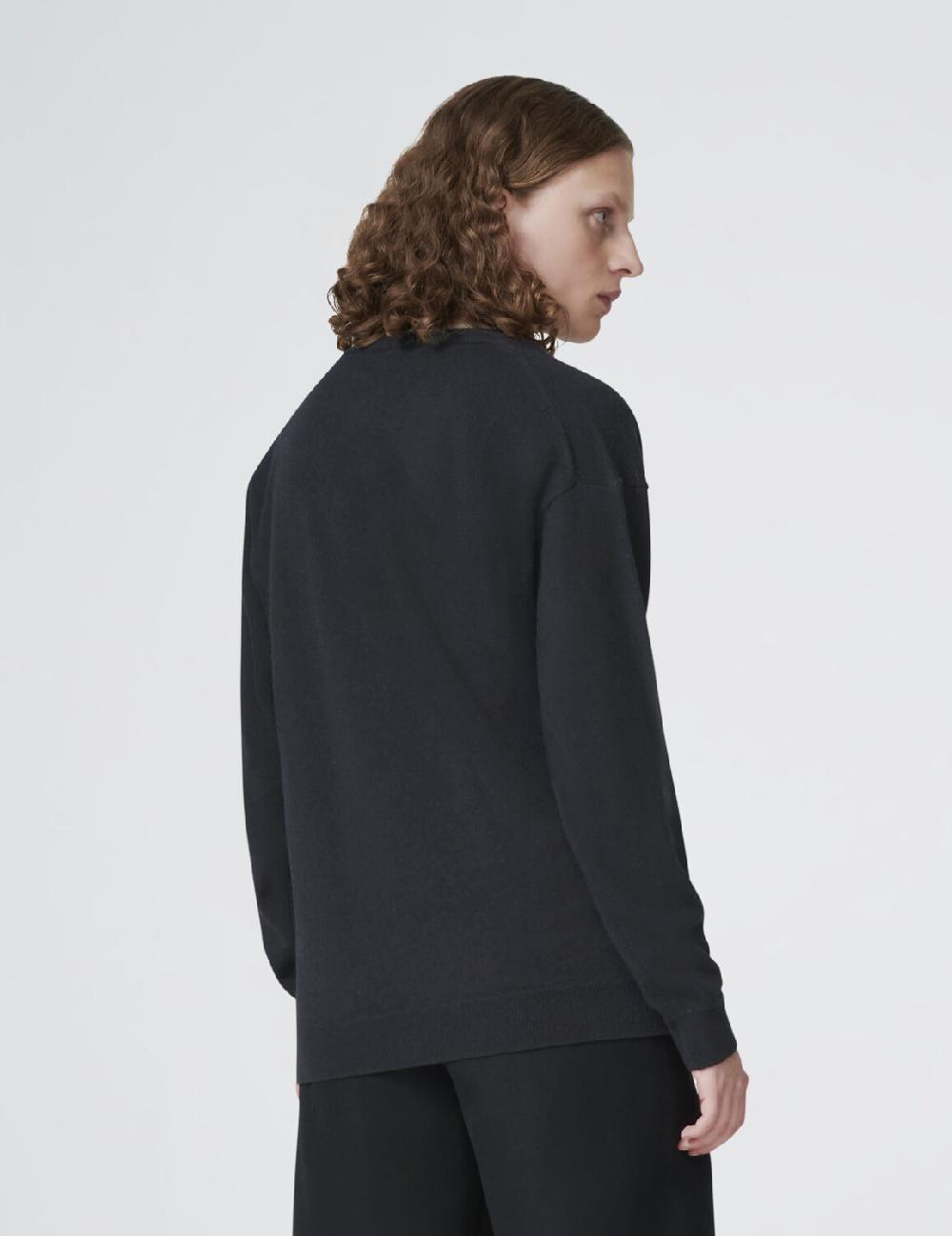Handvaerk Superfine Merino Wool V-Neck Sweater