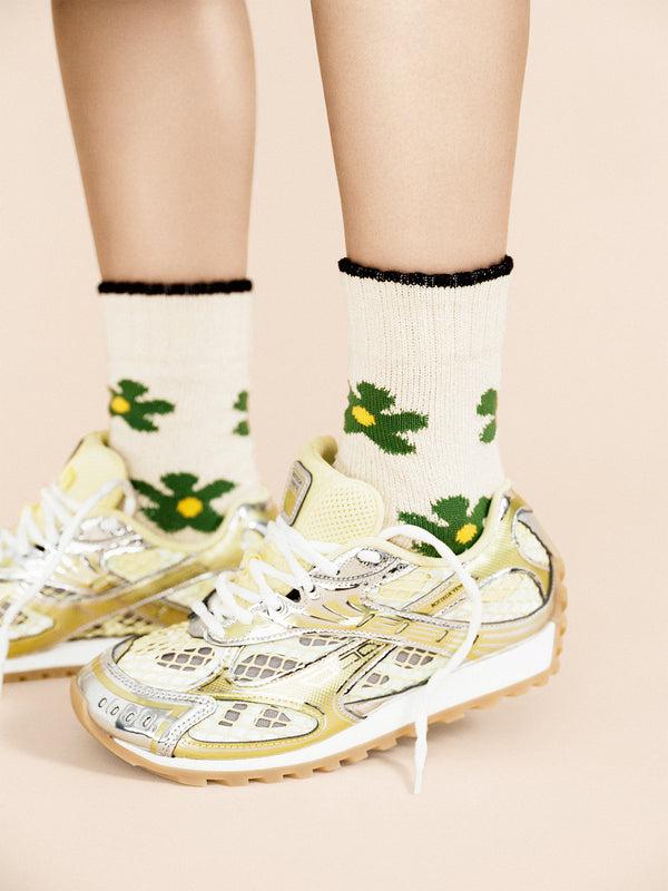 Hansel From Basel Mod Daisy Boucle Crew Ivory