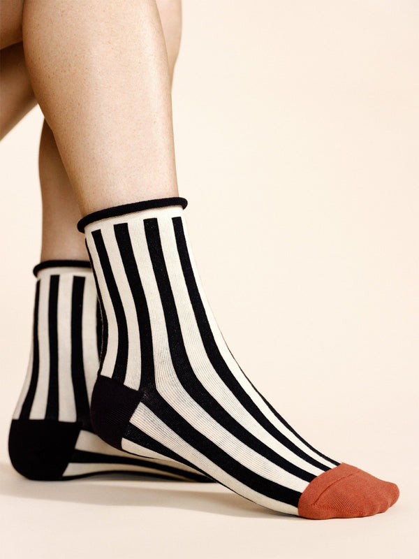 Hansel From Basel Pantomime Crew Black