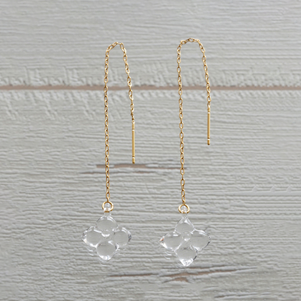 hario White Flower Earrings