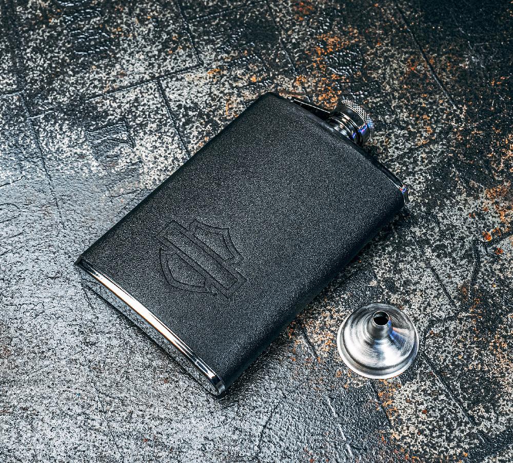 Harley Open Bar & Shield Flask