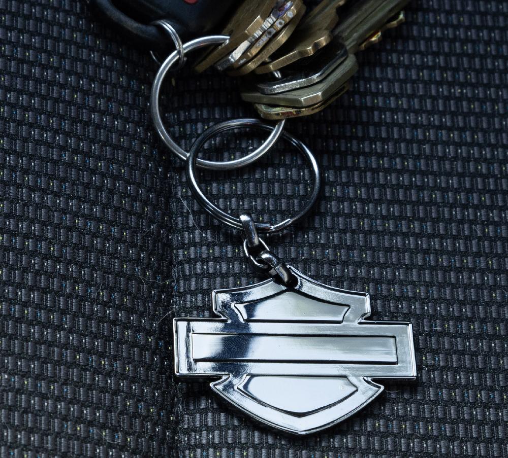 Harley Open Bar & Shield Key Chain In Gift Box