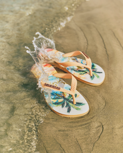 Havaianas Women's Tropicalia Top Flip Flops Peach