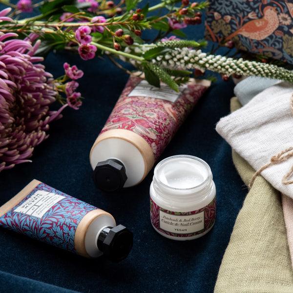 Heathcote & Ivory Strawberry Thief Patchouli & Red Berry Hand Care Treats Set