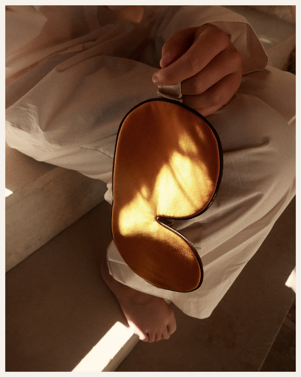 Heaven Scent The Beauty Sleeper Golden Hour Silk Sleep Mask