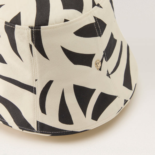 Helen Kaminski Baja Hat Bucket Black/ Coconut