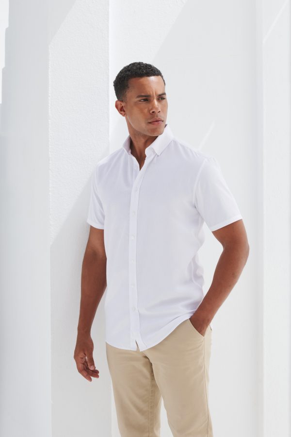 henbury H588 MEN’S SHORT SLEEVED ‘COTTON FEEL’ COOLPLUS SHIRT