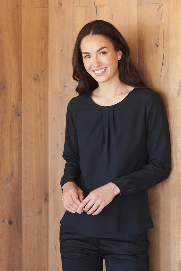 henbury H598 LADIES’ PLEAT FRONT L/S BLOUSE