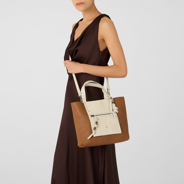 Henry Beguelin Isa S Pocket Bag Martellato Caramel