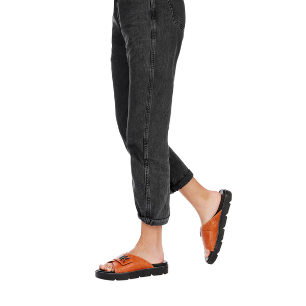 Henry Beguelin Slipper Omino Vegetal Wash Orange