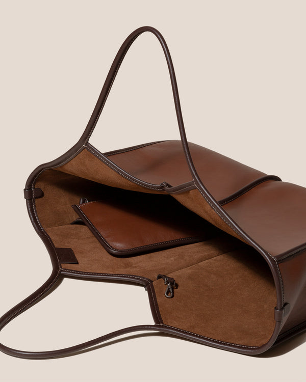 Hereu CALELLA SQUARED MEDIUM LEATHER Brown