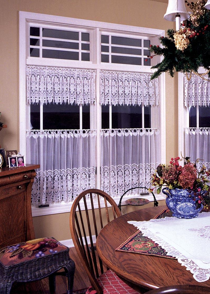 Heritage Lace Allium Macramé Valance