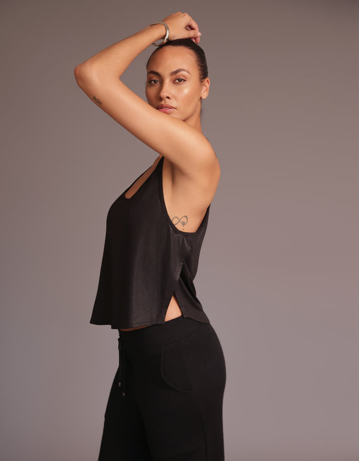 Heroine Sport Flare Tank [Onyx]