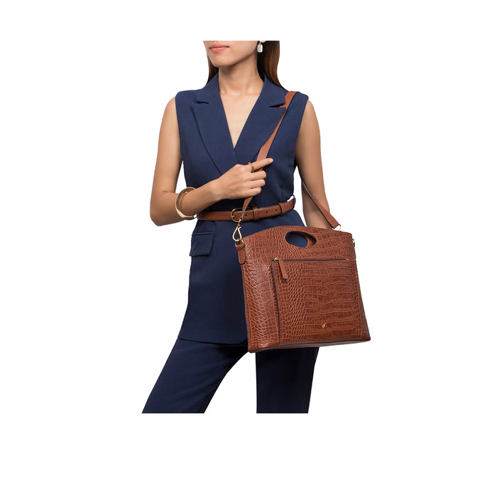 Hidesign ARICA 06 SLING BAG Tan