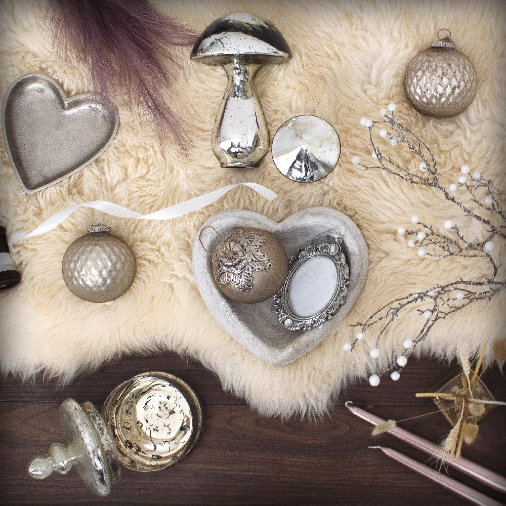 Hill Interiors Deep Stone Heart Dish