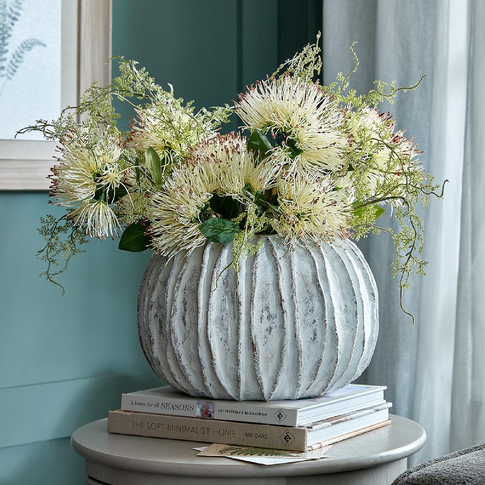 Hill Interiors Lorenzo Rotund Fin Vase