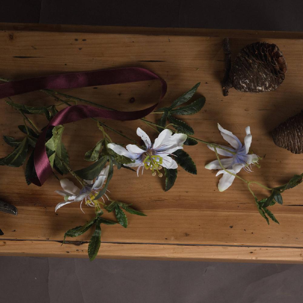 hill interiors Passion Flower Spray