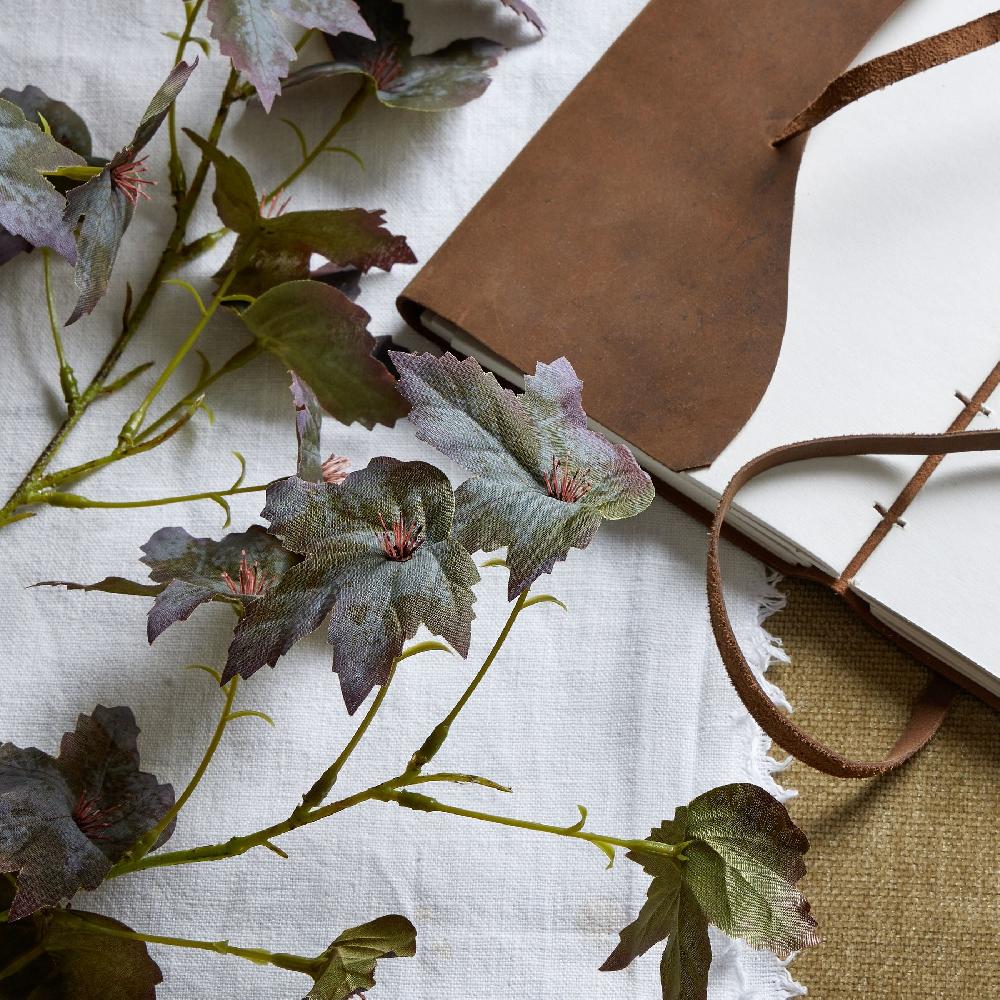 hill interiors Variegated Maple Leaf