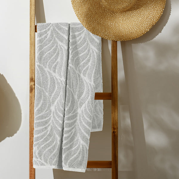 himêya Himeya Fashion Sculpted Leaves 500 GSM Bath Towel - Shell White