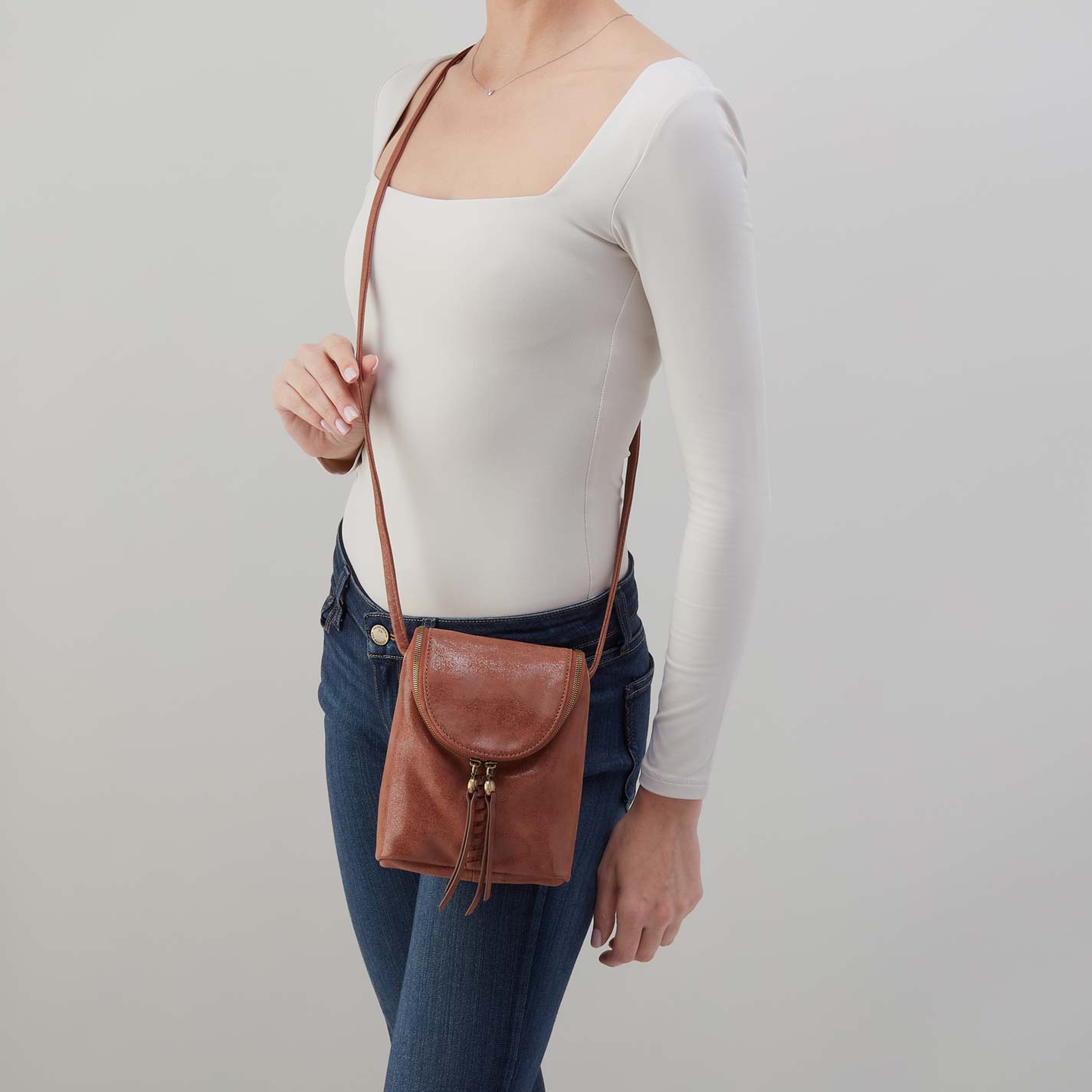 Hobo Fern Crossbody Buffed Leather| Burnished Saddle