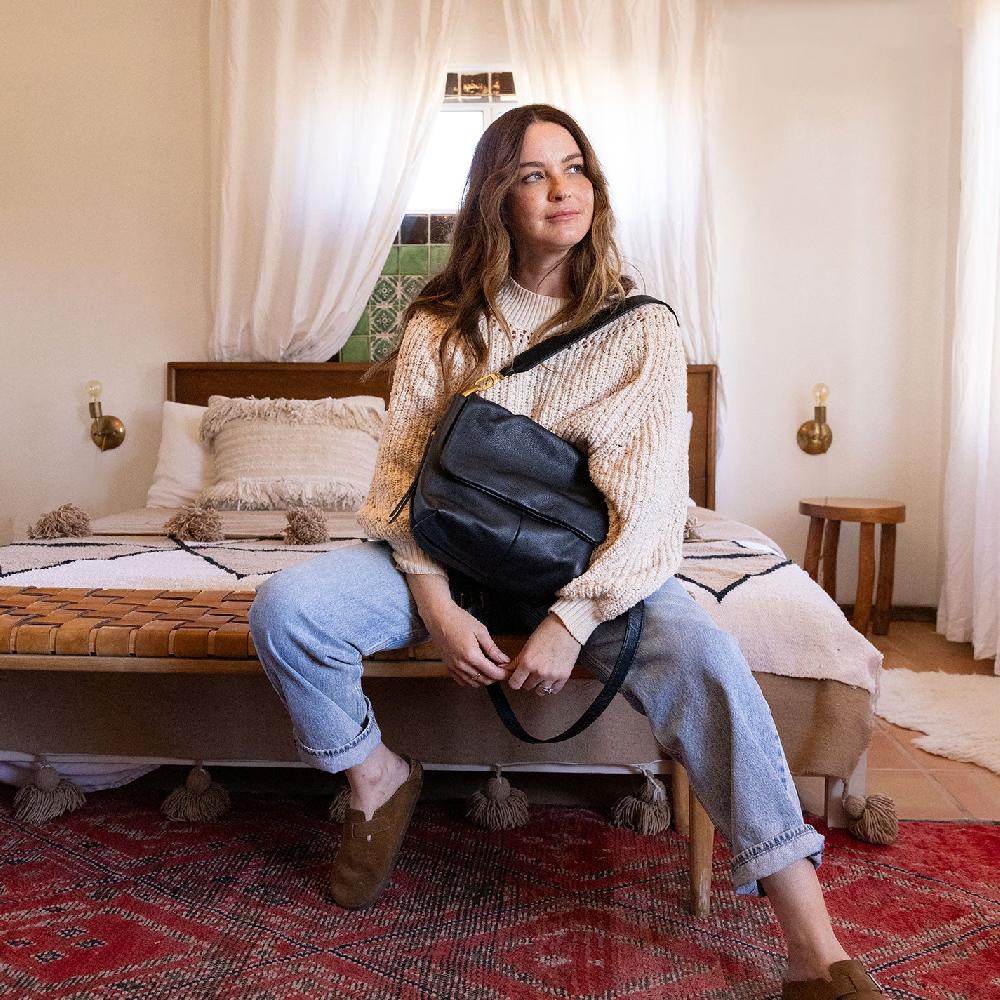 Hobo Harley Convertible Shoulder Bag Pebbled Leather| Black