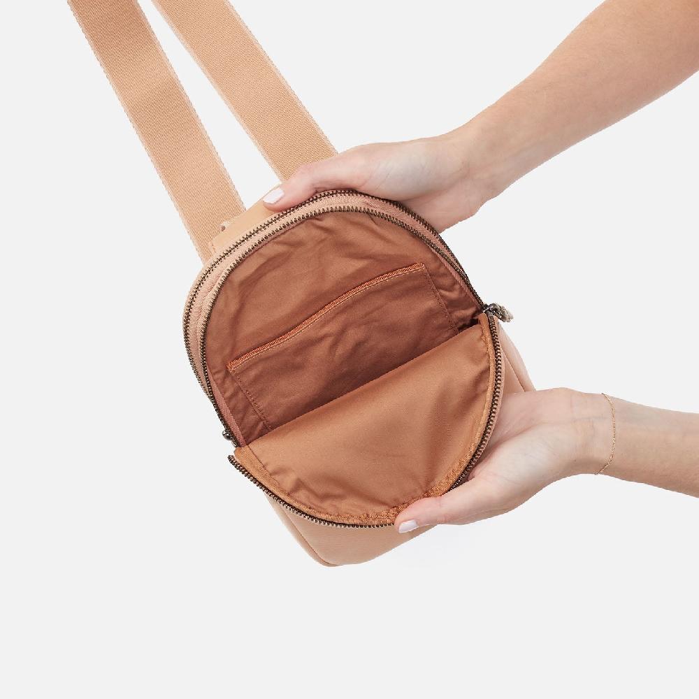 Hobo Cass Sling Pebbled Leather| Porcini