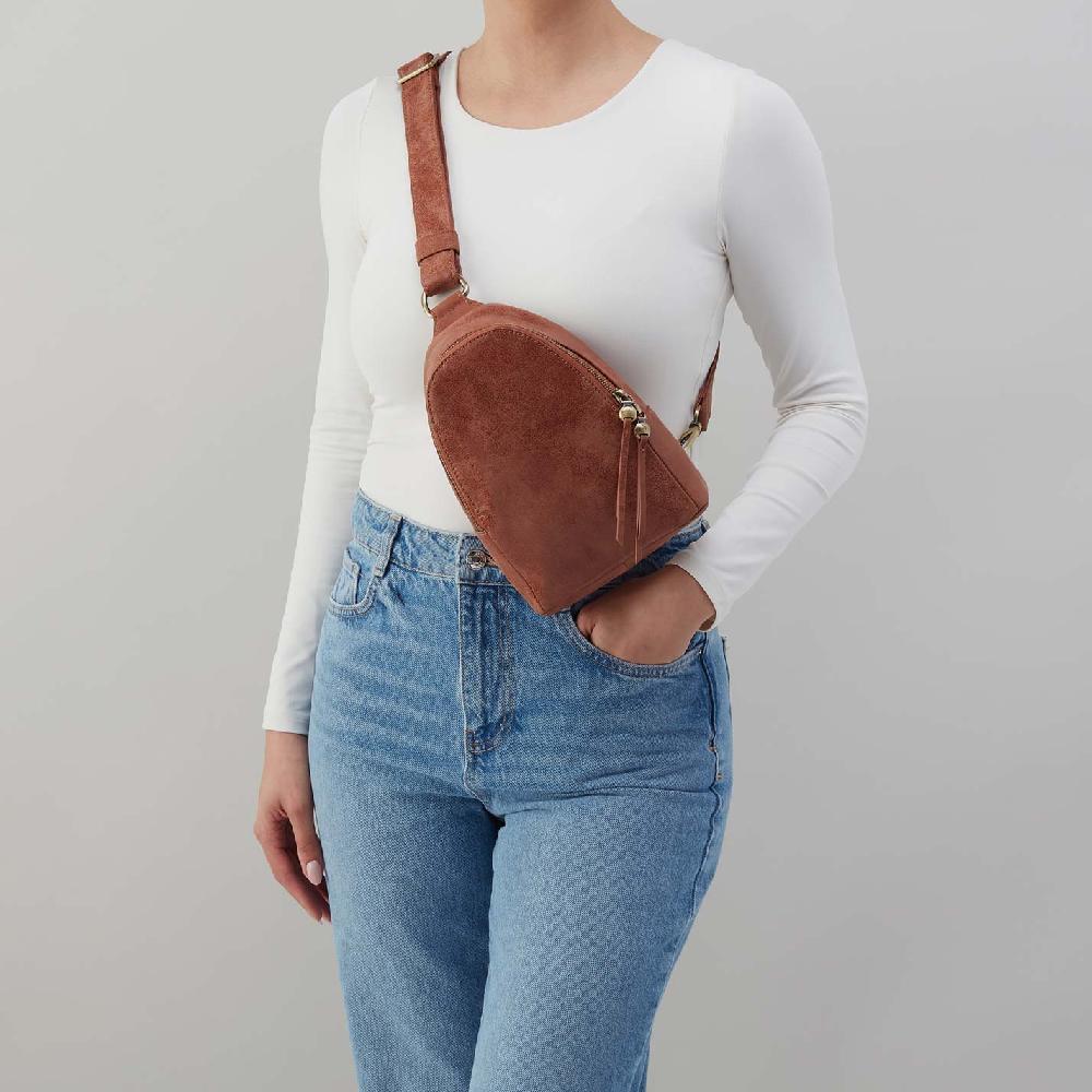 Hobo Fern Sling Buffed Leather| Burnished Saddle