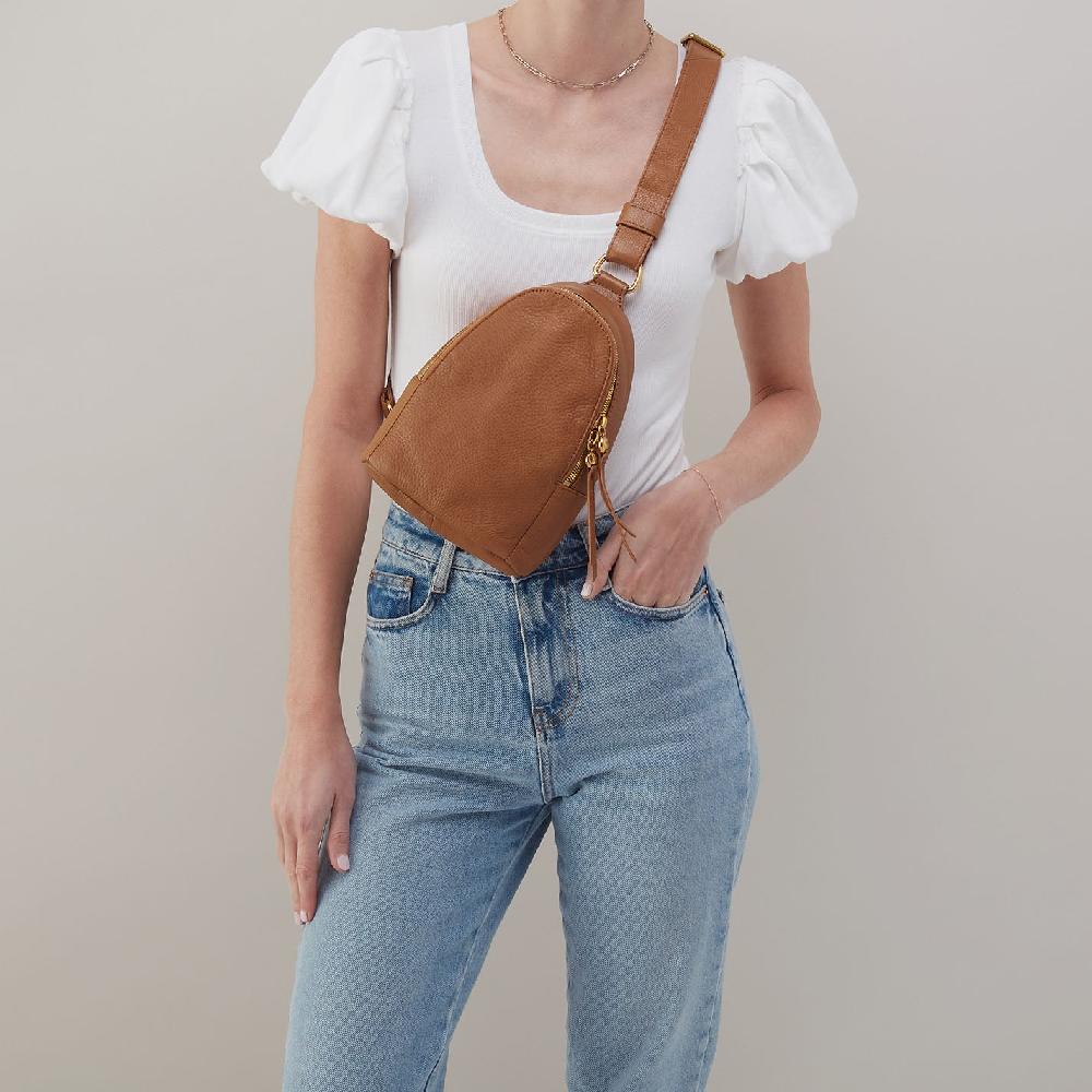 Hobo Fern Sling Pebbled Leather| Warm Honey