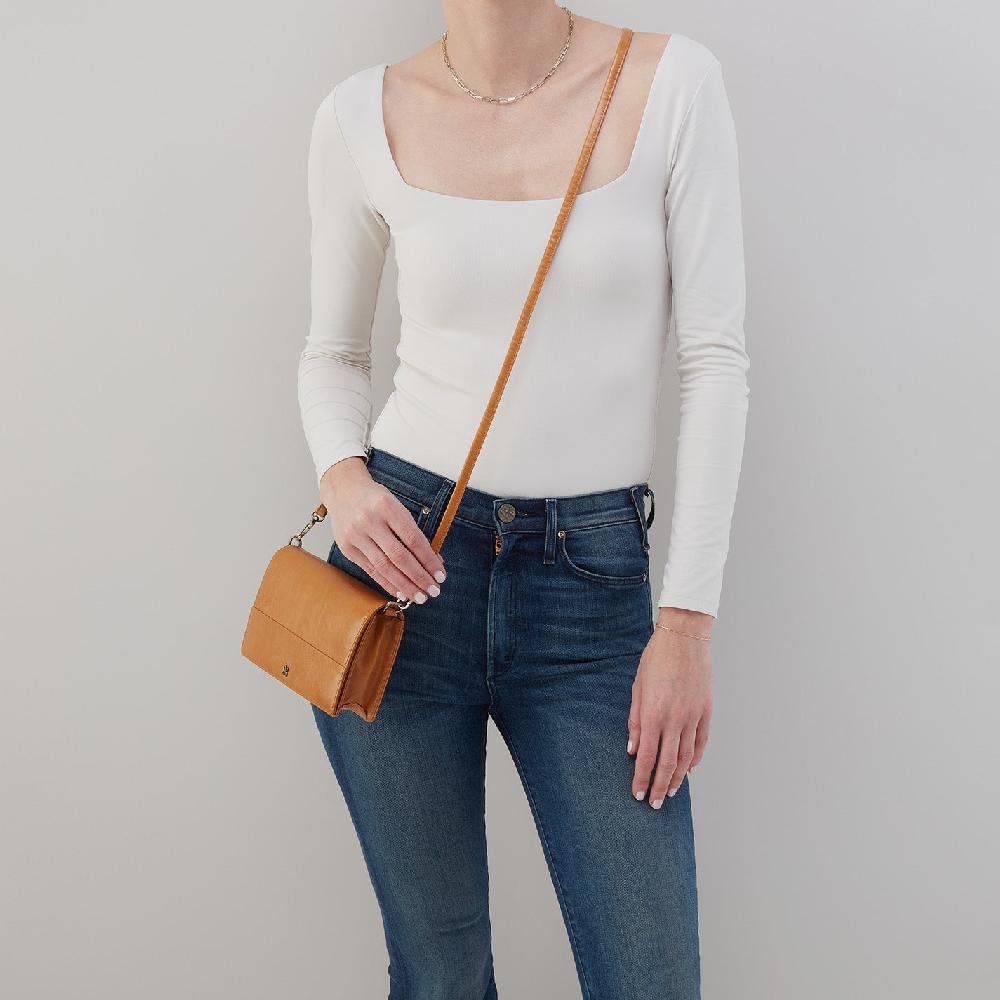 Hobo Jill Crossbody Polished Leather| Natural