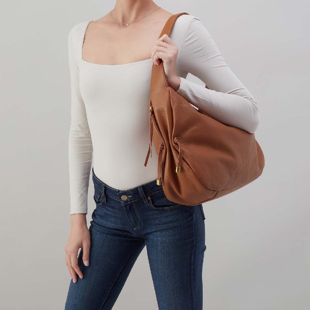 Hobo Kori Hobo Pebbled Leather| Warm Honey