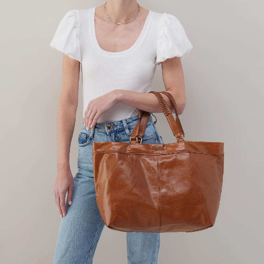 Hobo Romy Max Tote Polished Leather| Truffle