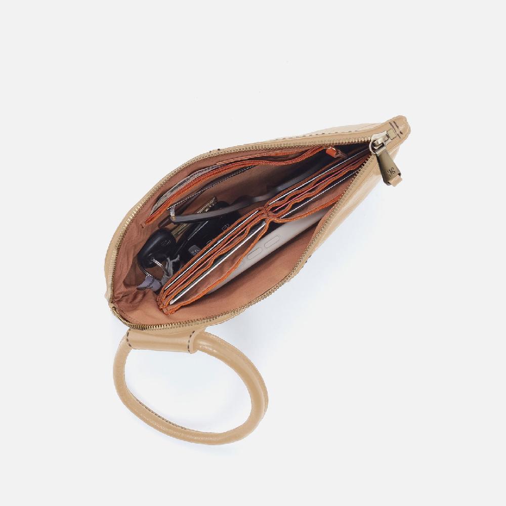 Hobo Sable Wristlet Polished Leather| Desert Sand