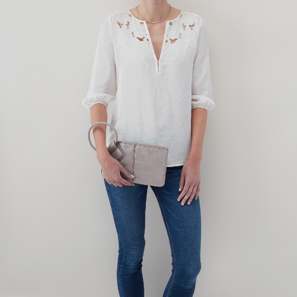 Hobo Sable Wristlet Polished Leather| Natural