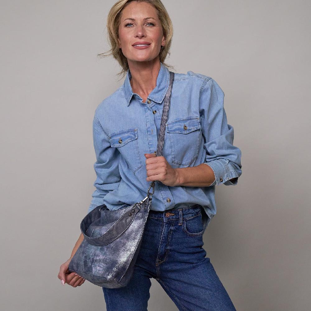 Hobo Pier Shoulder Bag Metallic Leather| Blue Pewter
