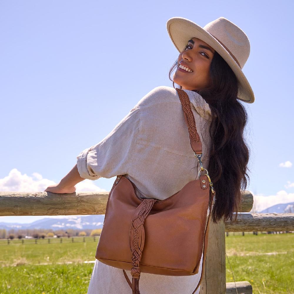 Hobo Pier Shoulder Bag Washed Leather| Harvest Wheat