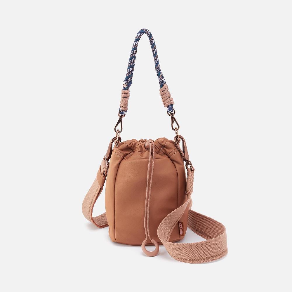 hobo Quick Cinch Crossbody CaRefiber recycled nylon| Dune