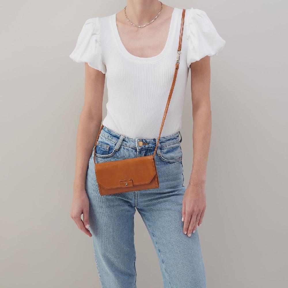 Hobo Romy Wallet Crossbody Polished Leather| Truffle