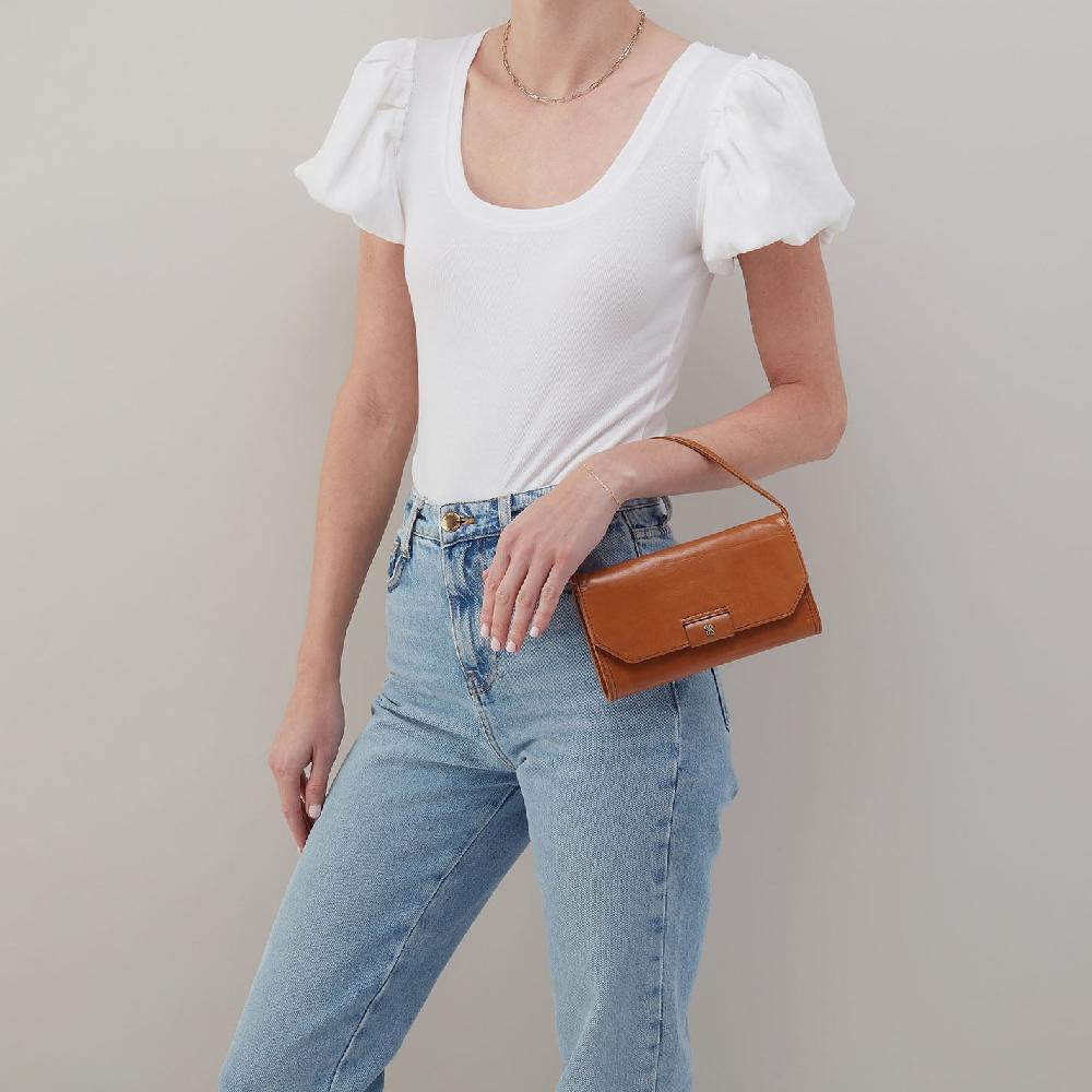 Hobo Romy Wallet Crossbody Polished Leather| Truffle