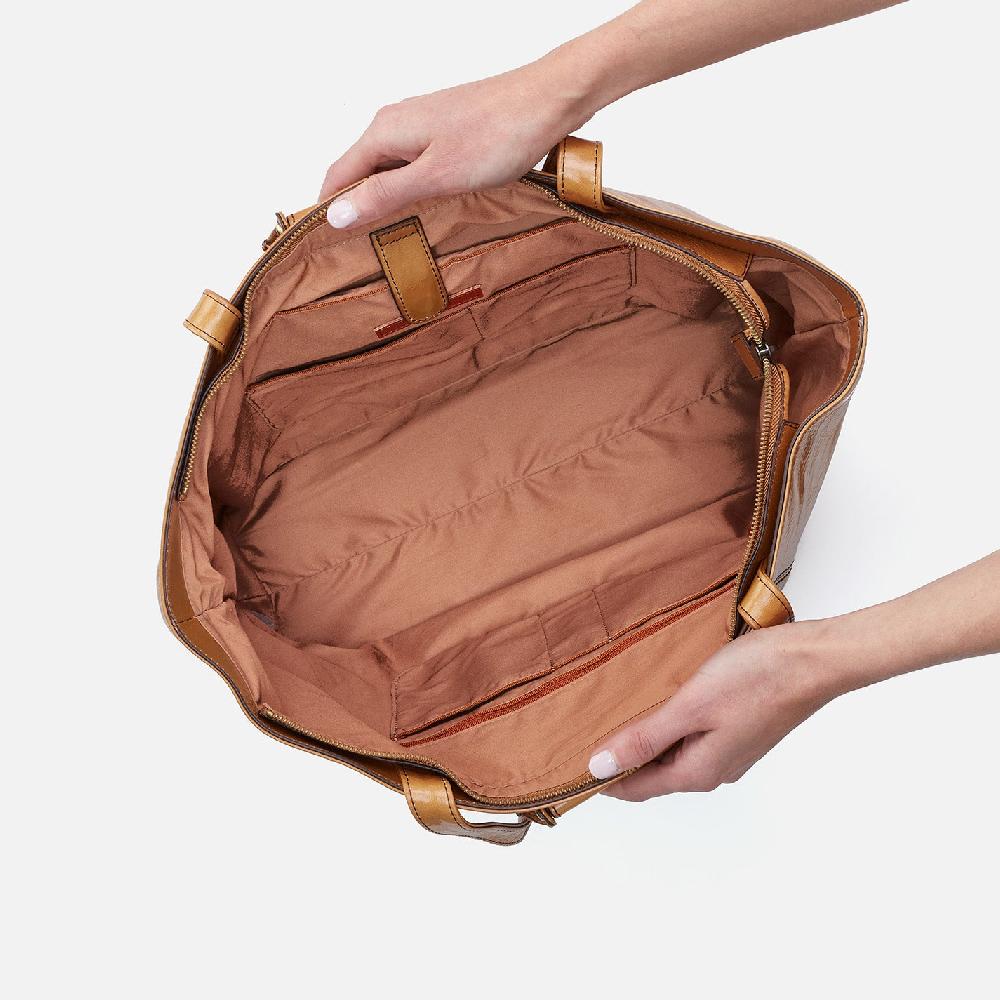 Hobo Sheila East-West Tote Polished Leather| Natural