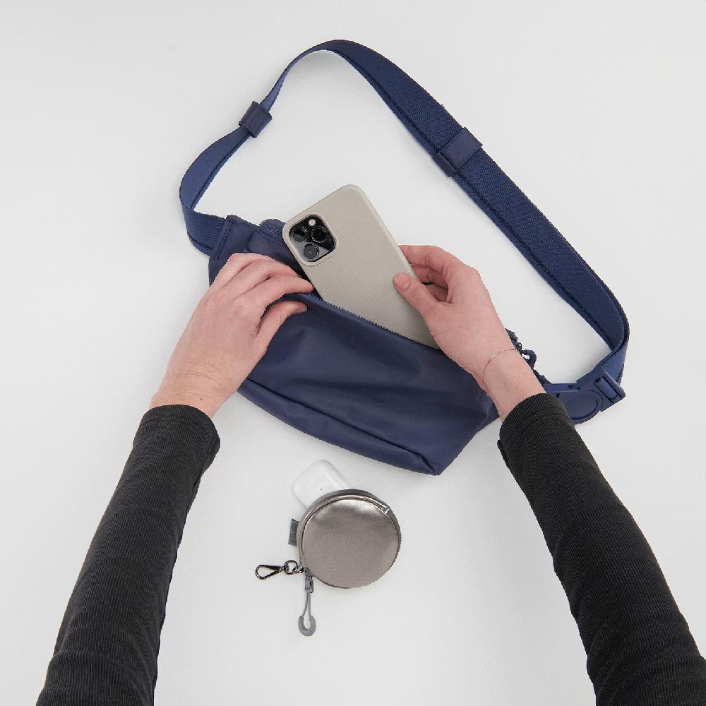 Hobo Tag Along Clip-On EverShine Nylon| Coffee Gold Metallic