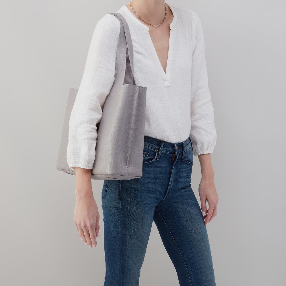 Hobo Vida Tote Micro Pebbled Leather| Morning Dove Grey