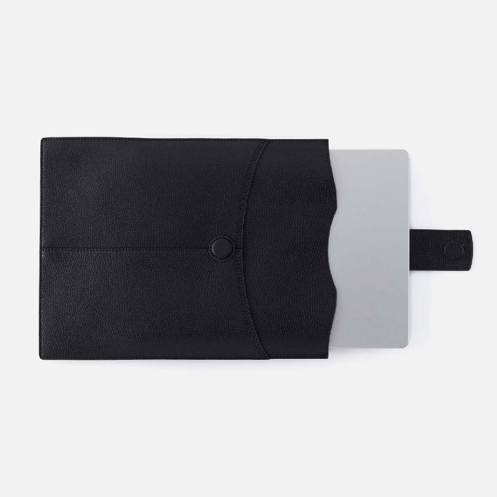 Hobo Vida Vertical Laptop Micro Pebbled Leather| Black