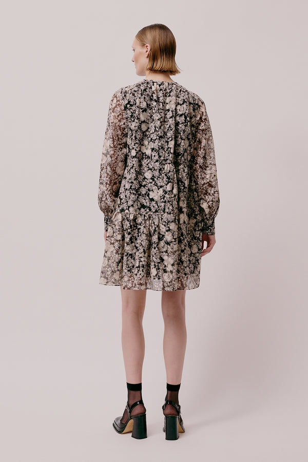 Hofmann Copenhagen Daisy Dress Black Print $143.76 $319.66 SAVE 55% Size 34 34 Variant Sold Out Or Unavailable 36 Variant Sold Out Or Unavailable 38 Variant Sold Out Or Unavailable 40 Variant Sold Out Or Unavailable 42 Variant S