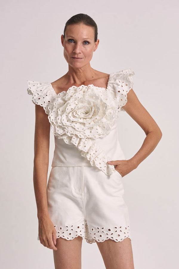 hofmann copenhagen Hortense Shorts-White $81.00 $221.00 SAVE 63% Size 38 34 Variant sold out or unavailable 36 Variant sold out or unavailable 38 Variant sold out or unavailable 40 Variant sold out or unavailable 42 Variant sold