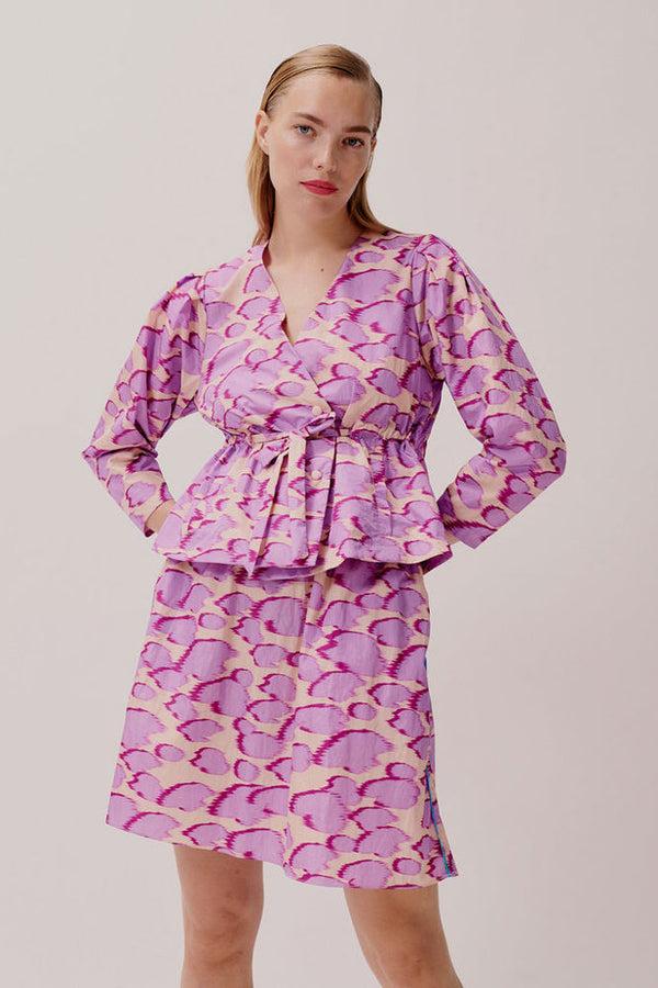 hofmann copenhagen Magnolia Jacket/Last item $93.00 $268.00 SAVE 65% Size 36 36 Variant sold out or unavailable 36 − + Adding to Cart Added to Cart Add to Cart • $93.00   {"id":10139105427802 "title":"Magnolia Jacket/Last i