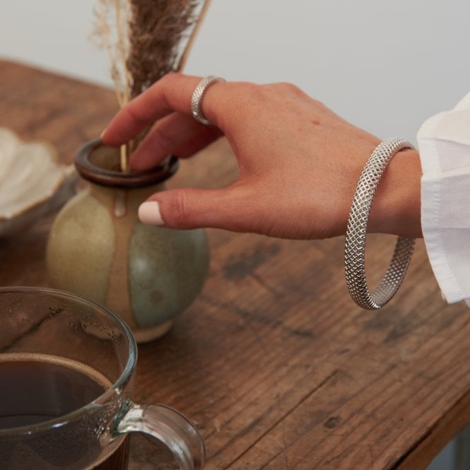 Hot Diamonds Quest Filigree Statement Bangle